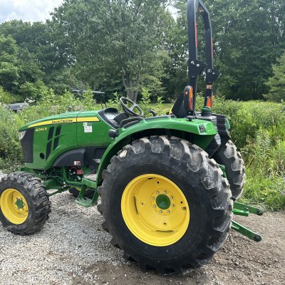 2018 John Deere 4066R tractor