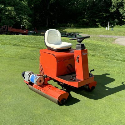   Smithco Tournament Electra Putting Green Roller (includes trailer)