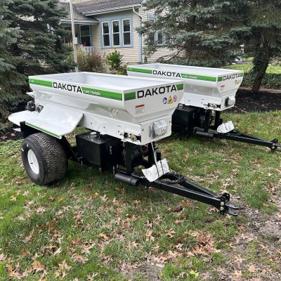  2024 NEW Dakota tow behind topdresser 410