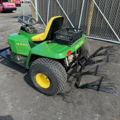   John Deere 1200A