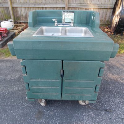   CAMBRO HAND SINK CART KSC402