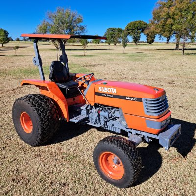   Kubota M4900