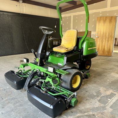  2016 John Deere 2500B Greens Mower