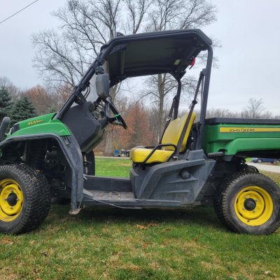  2017 John Deere 4 wheel drive 590 XUV