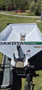 2017 Dakota 440 Turf Tender Topdresser