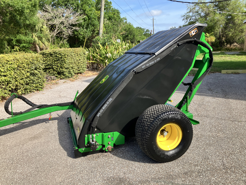 2017_John_Deer_TC125_Vac_Used_Sweeper_Vac_Statewide_Turf_Equipment_100V-0-4