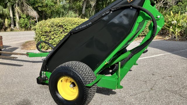2017_John_Deer_TC125_Vac_Used_Sweeper_Vac_Statewide_Turf_Equipment_100V-0-5