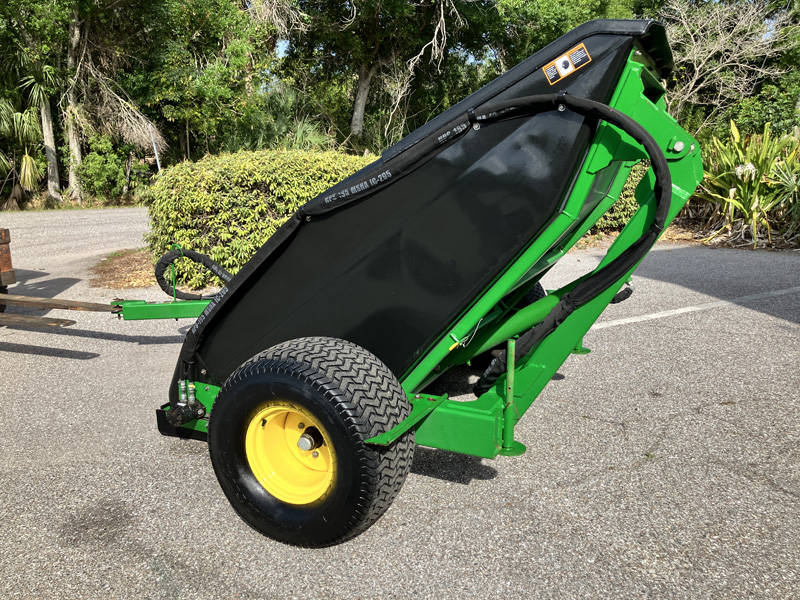 2017_John_Deer_TC125_Vac_Used_Sweeper_Vac_Statewide_Turf_Equipment_100V-0-5