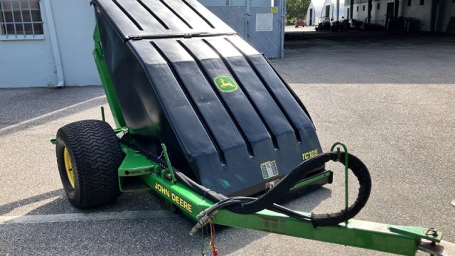 2017_John_Deer_TC125_Vac_Used_Sweeper_Vac_Statewide_Turf_Equipment_100V-029-1