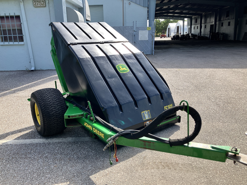 2017_John_Deer_TC125_Vac_Used_Sweeper_Vac_Statewide_Turf_Equipment_100V-029-1
