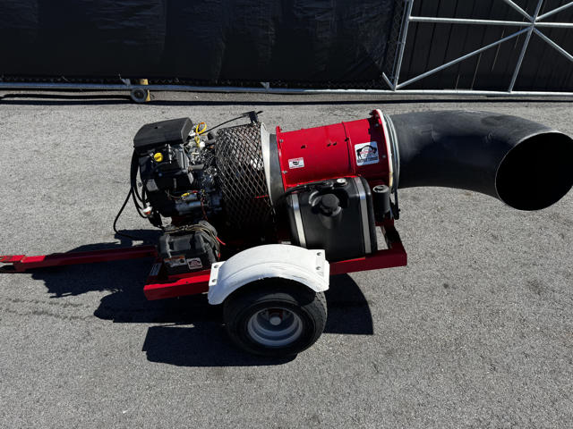 Buffalo-Turbine-Pull-Behind-Blower-3-640×480-1