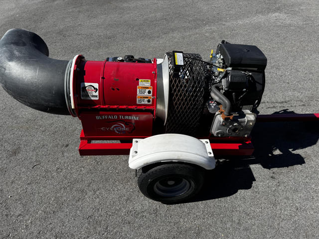 Buffalo-Turbine-Pull-Behind-Blower-5-640×480-1