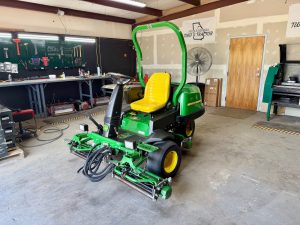 2016 John Deere 2500B Greens Mower