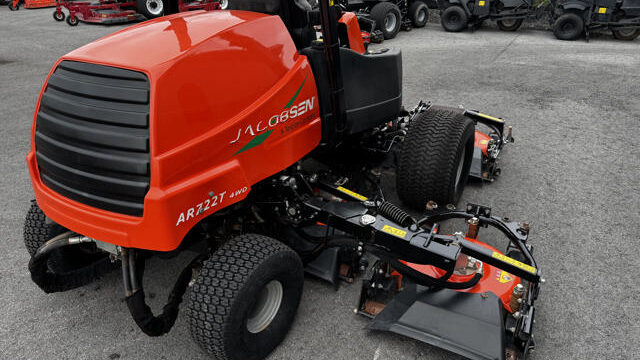 Jacobsen-AR722-Diesel-4WD-Contouring-Rotary-Mower-10-640×480-1