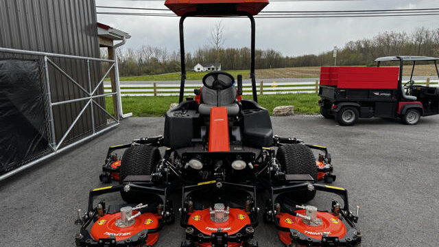 Jacobsen-AR722-Diesel-4WD-Contouring-Rotary-Mower-3-640×480-1