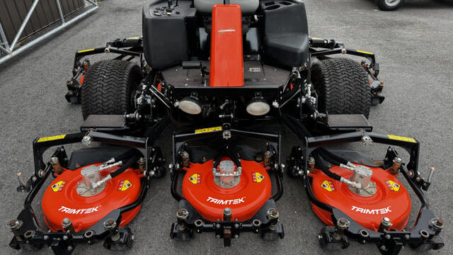 Jacobsen-AR722-Diesel-4WD-Contouring-Rotary-Mower-4-640×480-1