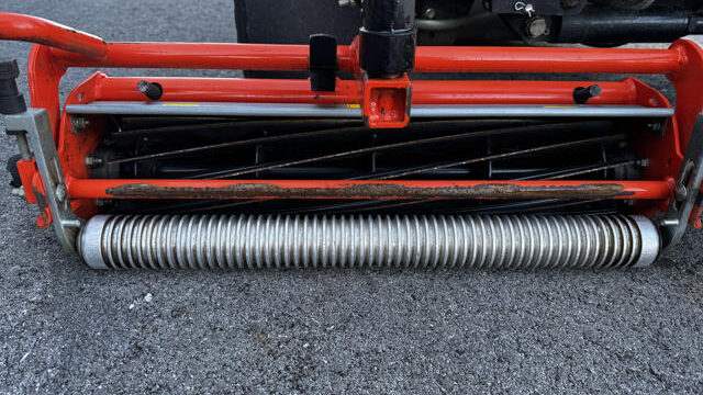 Jacobsen-Greensking-IV-Greens-Mower-10-640×480-1