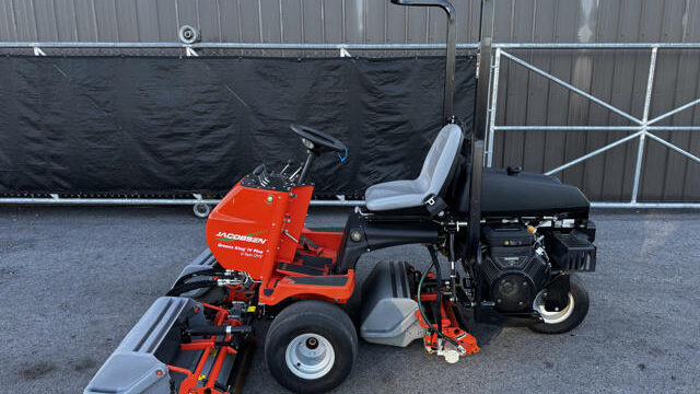 Jacobsen-Greensking-IV-Greens-Mower-5-640×480-1