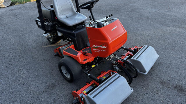 Jacobsen-Greensking-IV-Greens-Mower-8-640×480-1