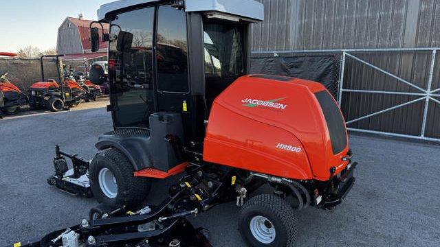 Jacobsen-HR800-16ft-Cab-Wide-Area-Mower-5-640×480-1