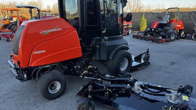 Jacobsen-HR800-16ft-Cab-Wide-Area-Mower-6-640×480-1