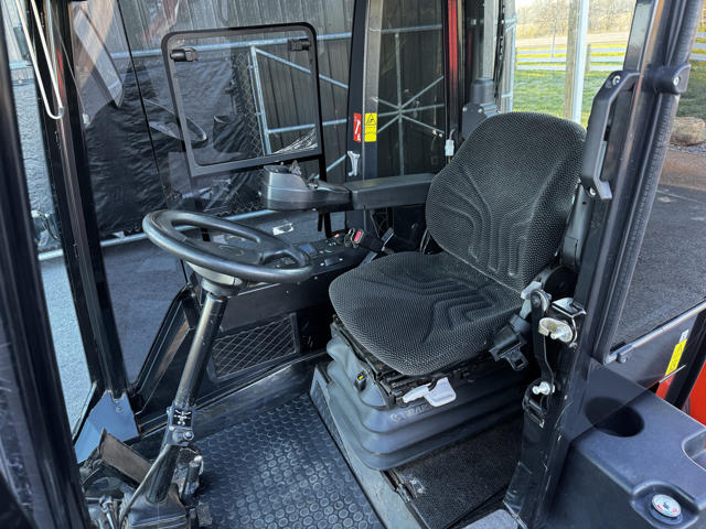 Jacobsen-HR800-16ft-Cab-Wide-Area-Mower-8-640×480-1