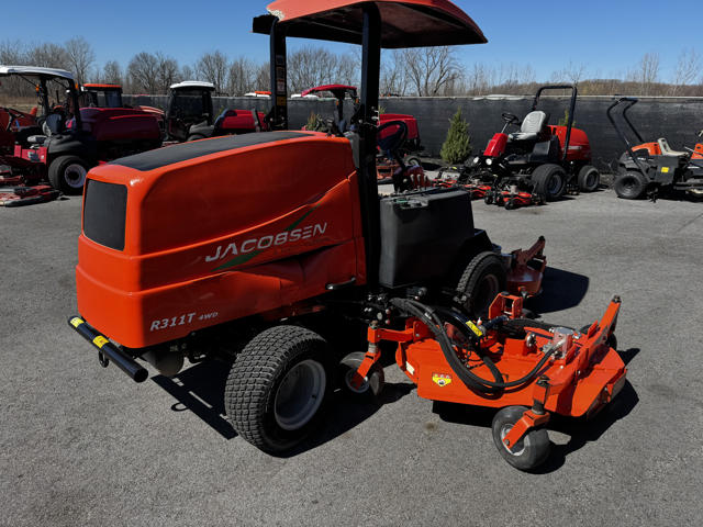 Jacobsen-R311T-AWD-Wide-Area-Mower-Diesel-6-640×480-1