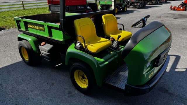 John-Deere-Gator-2030-Diesel-8-640×480-1