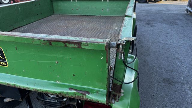 John-Deere-Gator-2030-Diesel-Utility-Vehicle-8-640×480-1