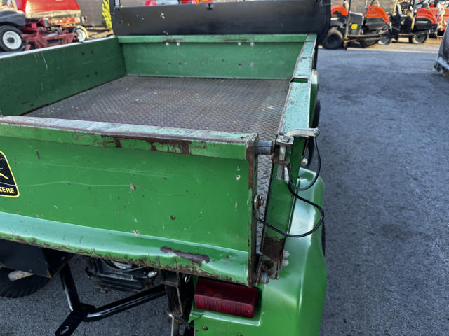 John-Deere-Gator-2030-Diesel-Utility-Vehicle-8-640×480-1