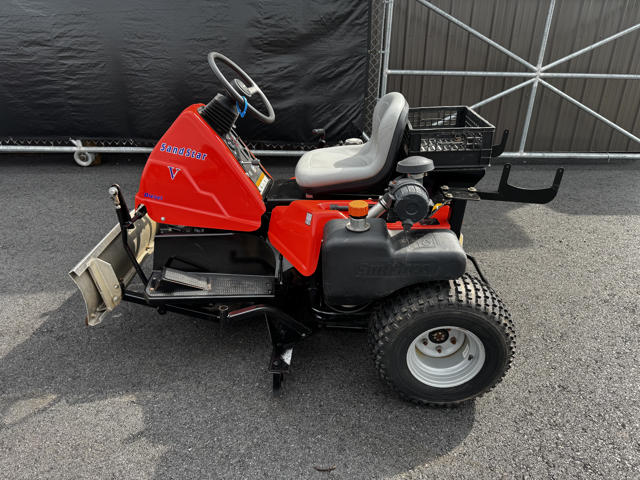 Smithco-Sand-Star-Diesel-3WD-Bunker-Rake-6-640×480-1