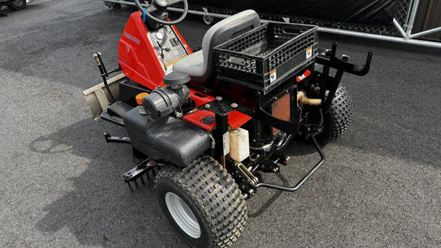 Smithco-Sand-Star-Diesel-3WD-Bunker-Rake-7-640×480-1