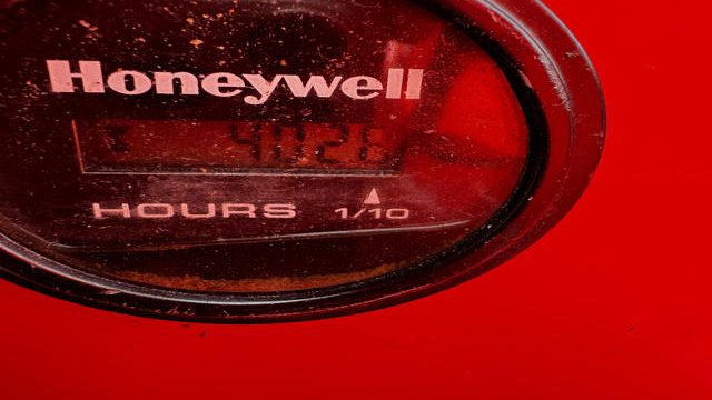 Smithco-Superstar-Bunker-Rake-1-640×480-1