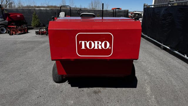 Toro-4800-Turf-Sweeper-3-640×480-1