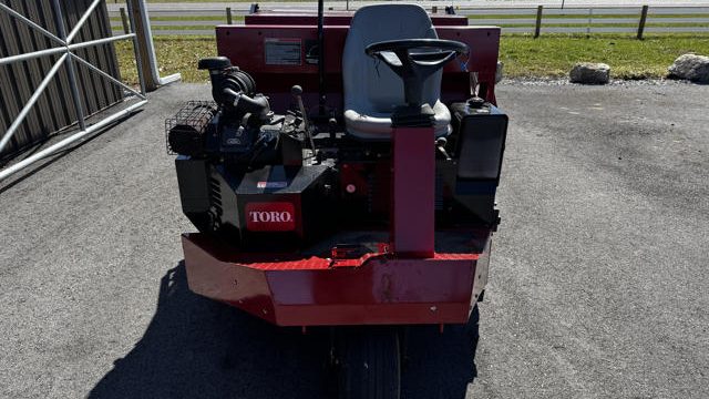 Toro-4800-Turf-Sweeper-4-640×480-1