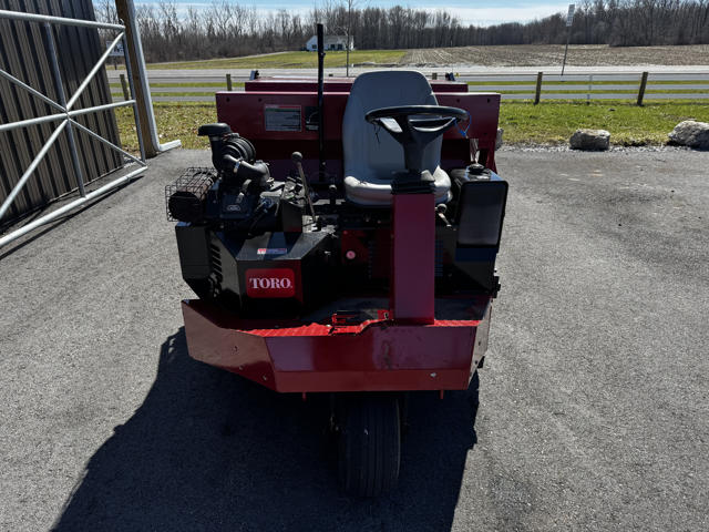Toro-4800-Turf-Sweeper-4-640×480-1