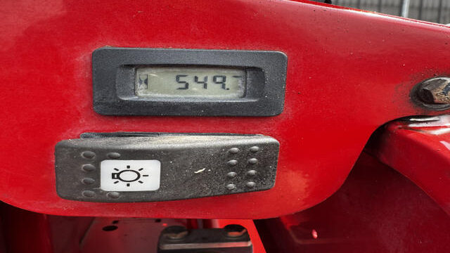 Toro-GreensPro-1240-Greens-Roller-1-640×480-1