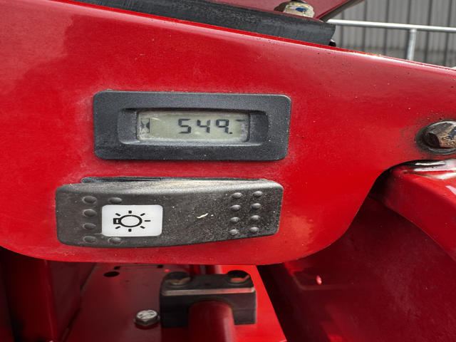 Toro-GreensPro-1240-Greens-Roller-1-640×480-1