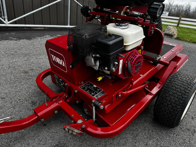 Toro-GreensPro-1240-Greens-Roller-5-640×480-1