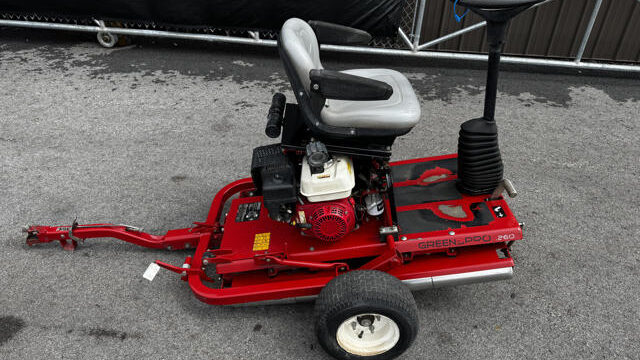 Toro-GreensPro-1260-Pull-Behind-Greens-Roller-3-640×480-1