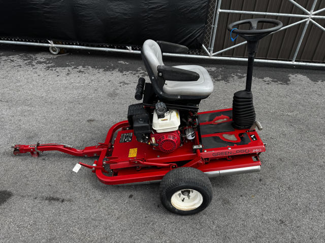 Toro-GreensPro-1260-Pull-Behind-Greens-Roller-3-640×480-1