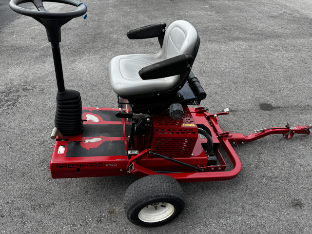 Toro-GreensPro-1260-Pull-Behind-Greens-Roller-5-640×480-1