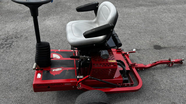 Toro-GreensPro-1260-Pull-Behind-Greens-Roller-6-640×480-1