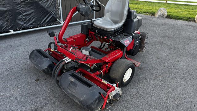 Toro-Greensmaster-3150-Greens-Mower-4-640×480-1