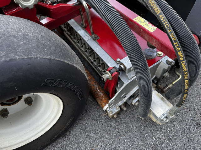 Toro-Greensmaster-3150-Greens-Mower-71-640×480-1