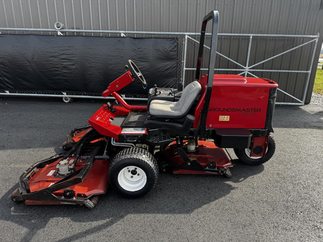 Toro-Groundsmaster-3500-Diesel-AWD-Rotary-Mower-5-640×480-1