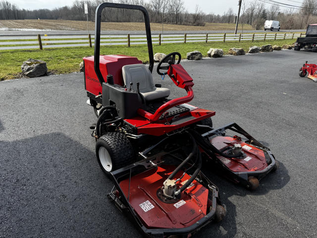 Toro-Groundsmaster-3500-Diesel-AWD-Rotary-Mower-8-640×480-1