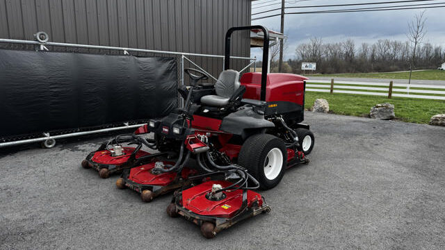 Toro-Groundsmaster-4500-Diesel-4WD-Contouring-Rotary-Mower-2-640×480-1