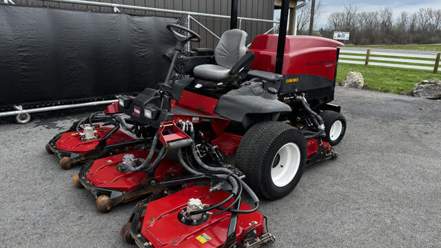 Toro-Groundsmaster-4500-Diesel-4WD-Contouring-Rotary-Mower-4-640×480-1