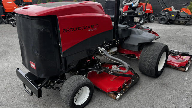 Toro-Groundsmaster-4500-Diesel-4WD-Contouring-Rotary-Mower-7-640×480-1